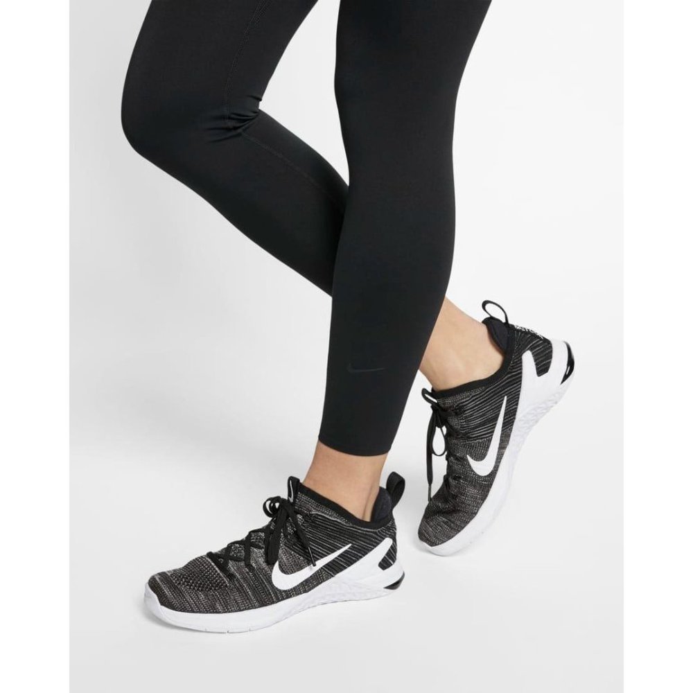 ❌❌SOLD❌❌ NIKE Dri Fit Luxe 7/8 Leggings Black - Picture 5 of 9